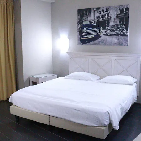 Otel Garibaldi Vercelli